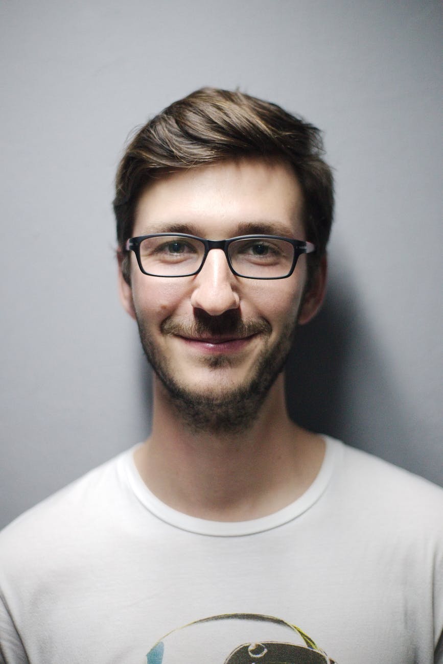 A man face